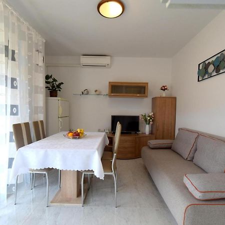 Apartment Biserka Малинська Екстер'єр фото