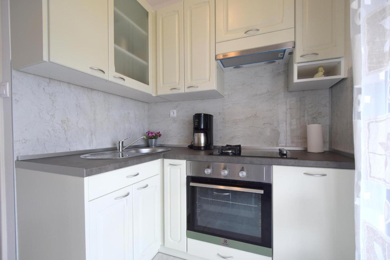 Apartment Biserka Малинська Екстер'єр фото