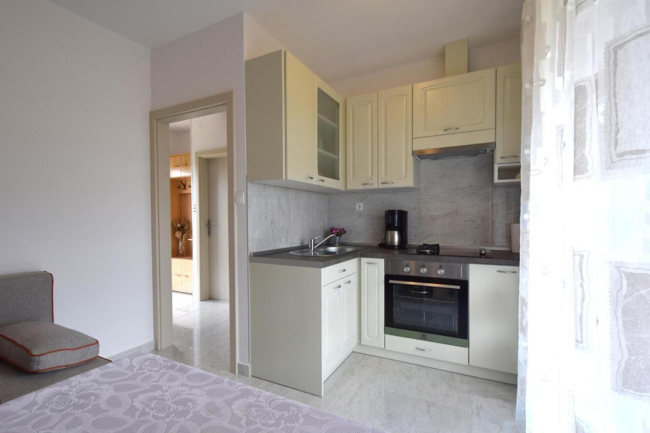 Apartment Biserka Малинська Екстер'єр фото