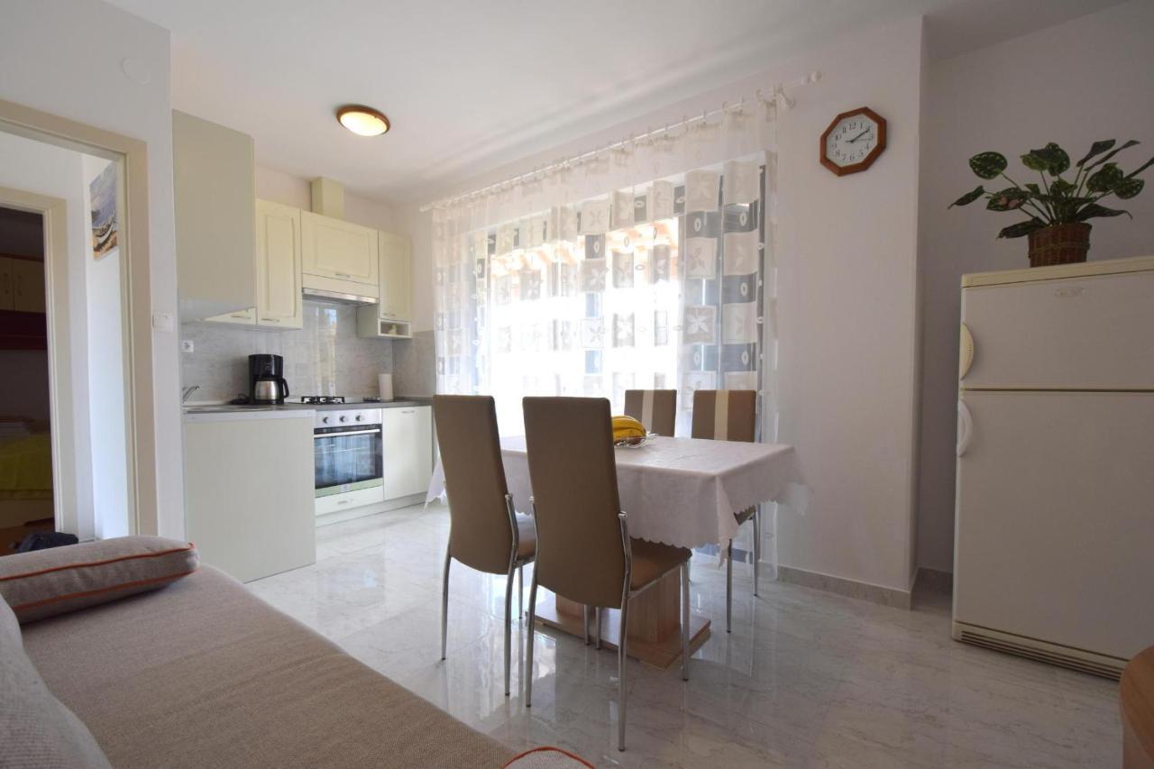 Apartment Biserka Малинська Екстер'єр фото