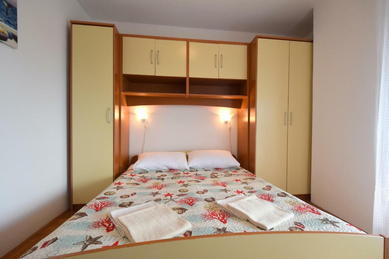 Apartment Biserka Малинська Екстер'єр фото
