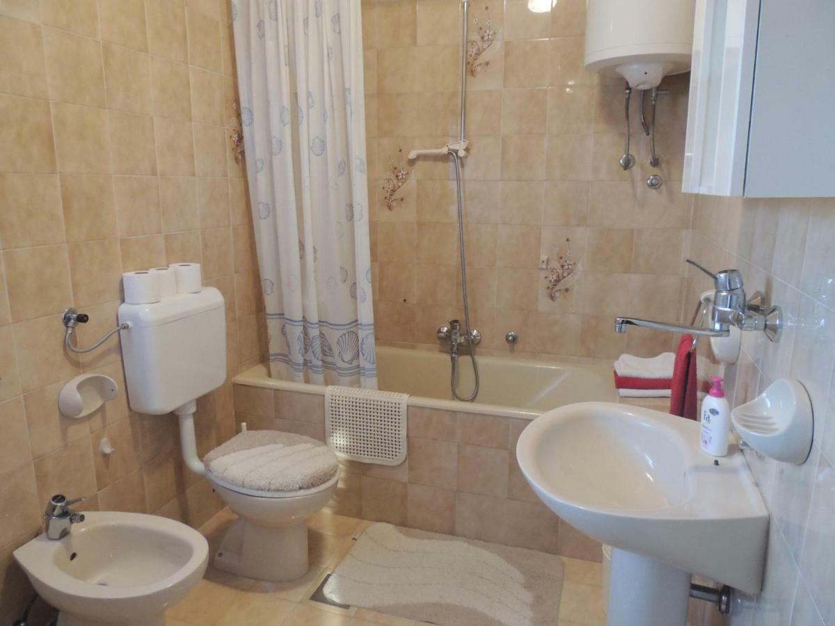 Apartment Biserka Малинська Екстер'єр фото